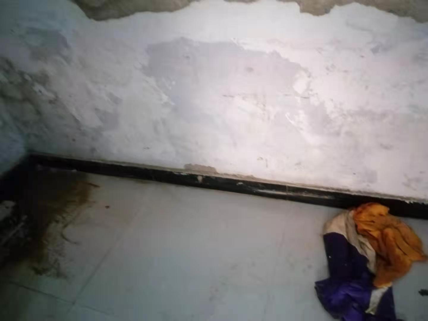 嘉鱼家里漏水了怎么办？